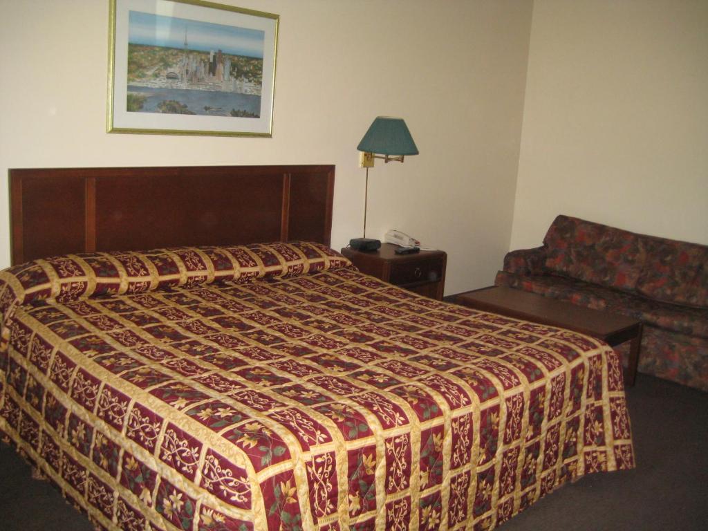 Midtown Hotel Parry Sound Room photo